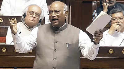 kharge on manusmriti