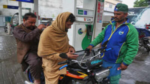 pakistan to revise fuel prices daily