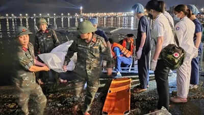 vietnam boat capsizing