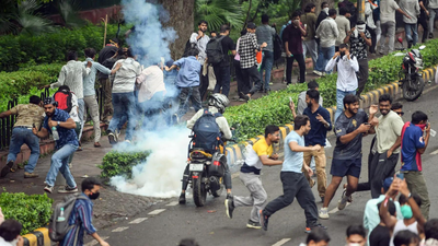 visuals from the student protest at jantar mantar on july 20