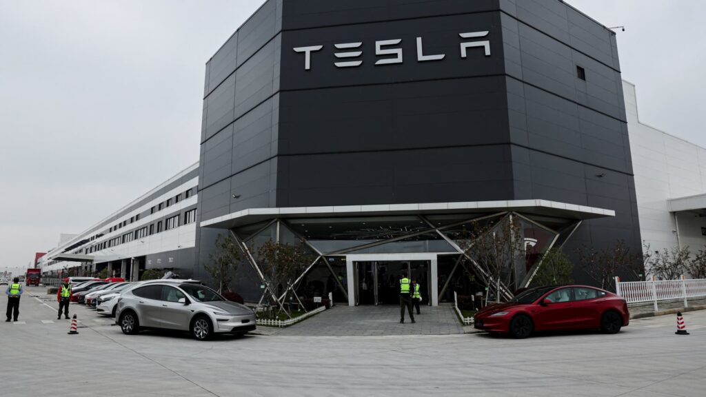 108291072 17761734872026 04 14t090502z 1765770947 rc2sokaecd2n rtrmadp 0 tesla china