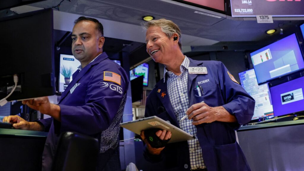 108346680 17861152912026 08 07t150503z 114010616 rc2ptma1ct6f rtrmadp 0 usa stocks