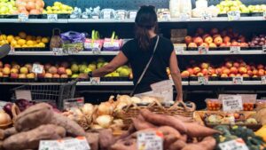 108347225 1786538845789 108347225 1786365054094 gettyimages 2289076137 FOOD PRICES