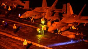 108352273 17872451872026 08 20t165456z 874129621 rc2k0na5imb6 rtrmadp 0 iran crisis usa carrier
