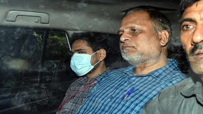 delhi acb arrests ex minister satyendar jain five others in delhi jal board tender case