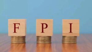 foreign investors pour rs 23544 crore into indian equities in august