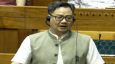 govt announces three day special session of parliament