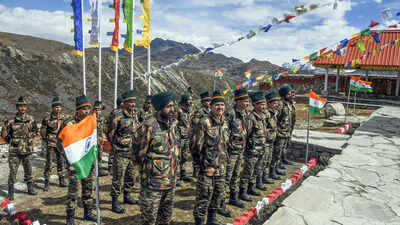 indian army personnel at tawang