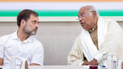 rahul gandhi and mallikarjun kharge r