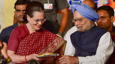 sonia gandhi with former pm manmohan singh pti file photo