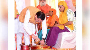 uttarakhand cm dhami welcomes kanwariyas