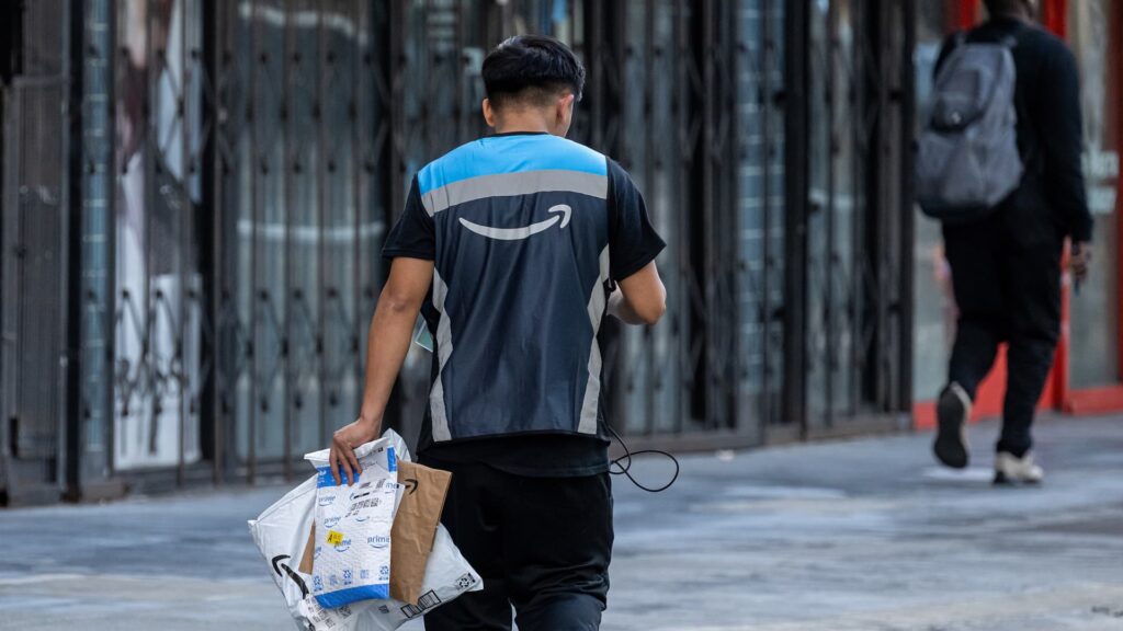 108262089 1770316901095 gettyimages 2259128608 AMAZON EARNS