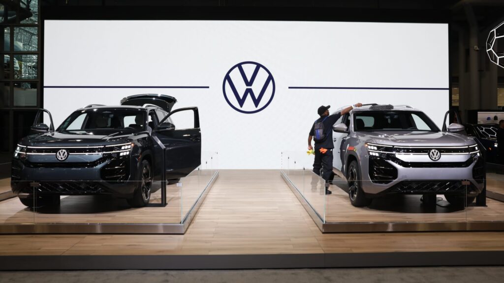 108287653 1775514739032 NYIAS 04022026 DeVries 466