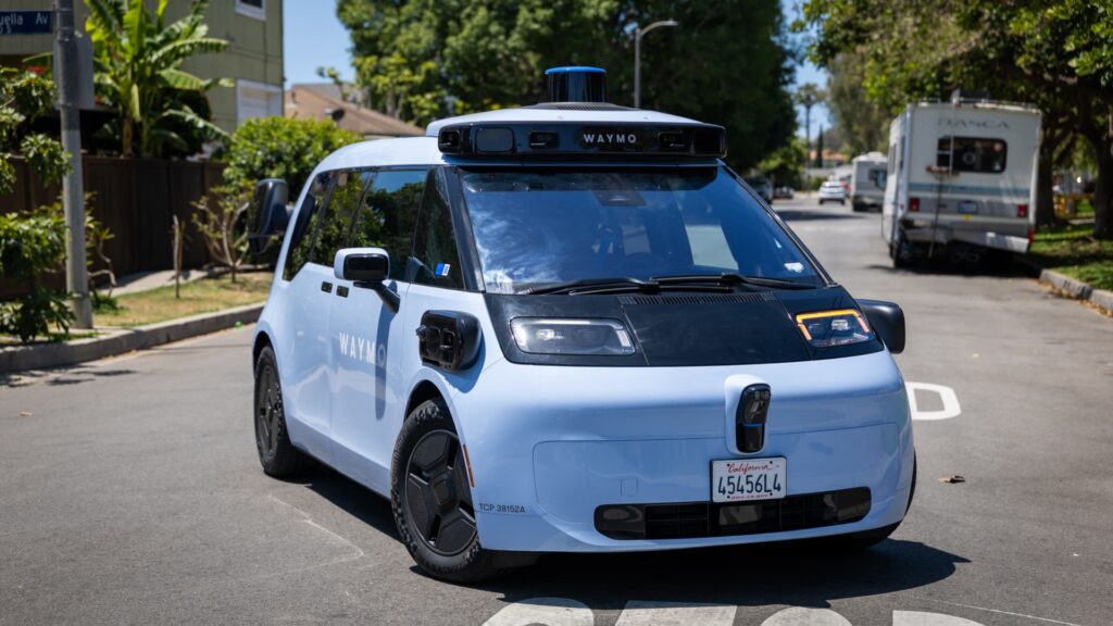 108313235 1779981122408 gettyimages 2277937156 1556420 fi waymo ojai ajs 17