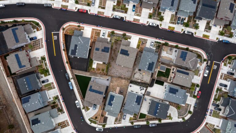 108323579 1781729855506 gettyimages 2281471644 US HOUSING