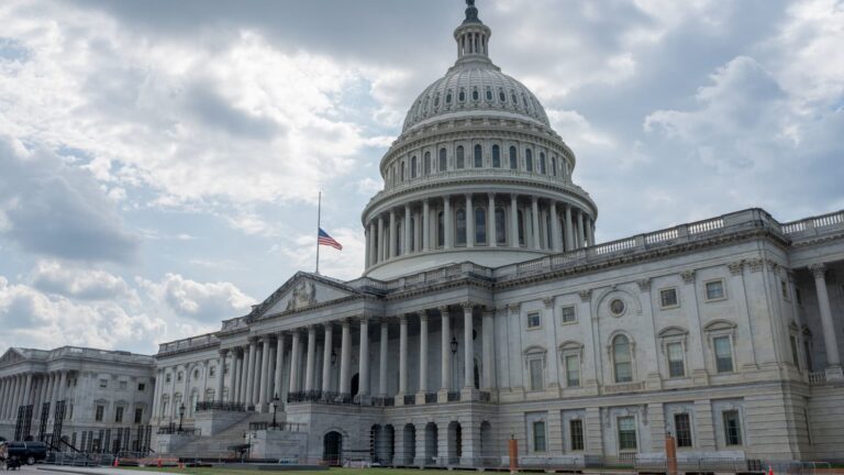 108357313 17882939202026 09 01t200529z 1305812639 rc2ianavpb84 rtrmadp 0 usa congress shutdown
