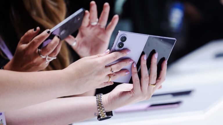 108360225 1788938251624 gettyimages 2286645336 UK SAMSUNG