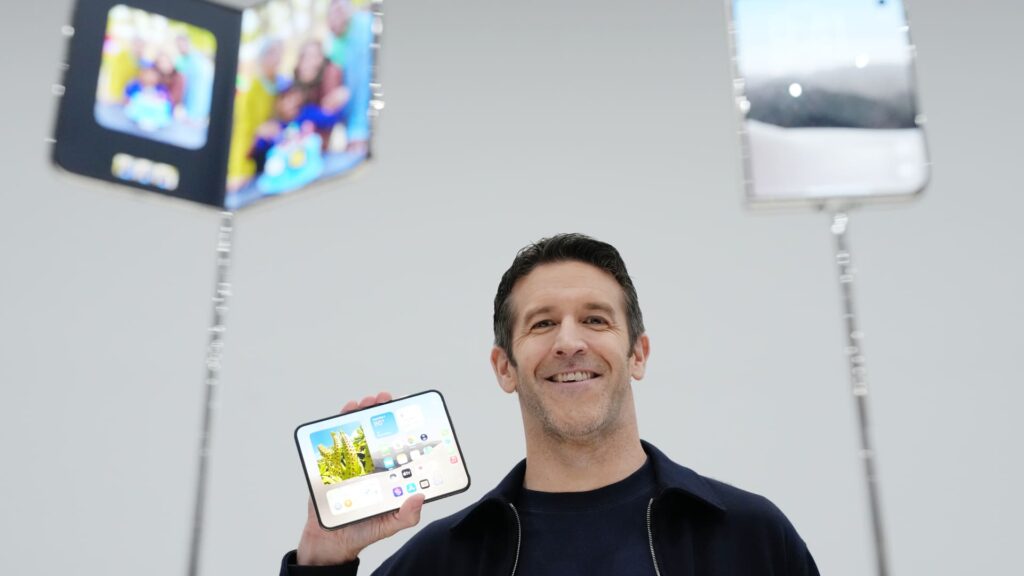 108360743 1788979495370 gettyimages 2293827396 APPLE UNVEILING
