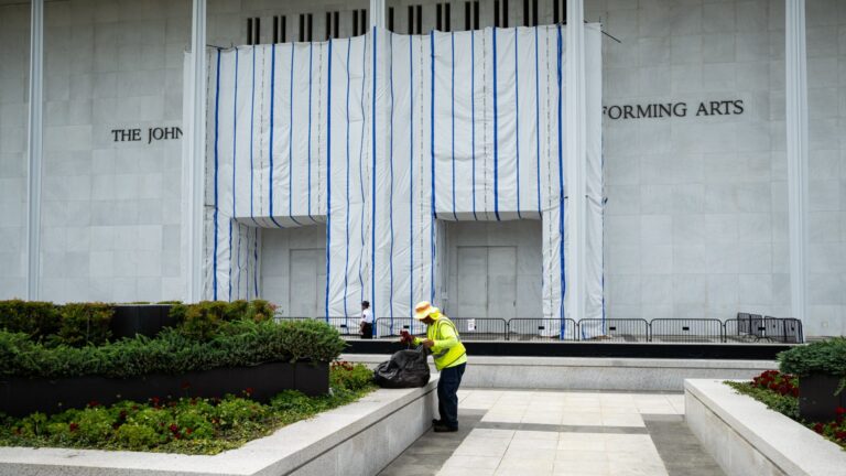 108363141 1789488905151 gettyimages 2292781476 KENNEDY CENTER