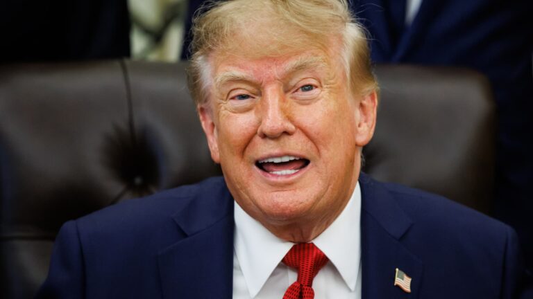 108365712 1790006216870 gettyimages 2295327964 TRUMP HEALTHCARE