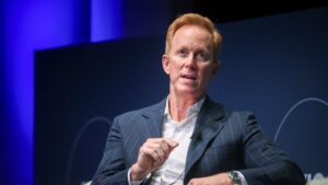 108370172 1790773445453 gettyimages 2235582668 AXIOS MEDIA TRENDS