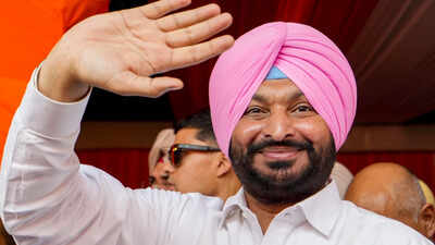 bjp functionary and former union minister ravneet singh bittu