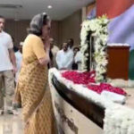 congress leaders mallikarjun kharge sonia gandhi and rahul gandhi paid tribute to former prime minister manmohan singh on his birth anniversary