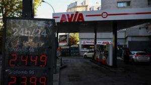 fuel and diesel prices rise in paris