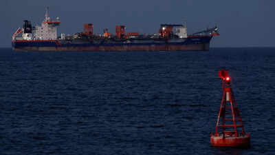 indian vessel jag laadki sails safely after fujairah oil terminal attack