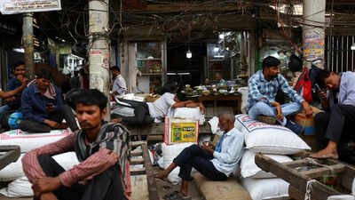 migration improves living standards for many workers but job insecurity and lack of contracts persist report