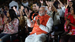 pm modi bhajan clubbing