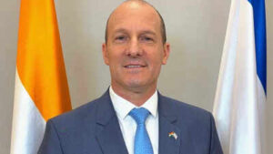 reuven azar