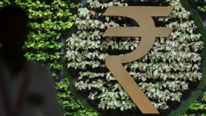 rupee gains 47 paise as record fcnr inflows boost forex liquidity
