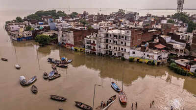 swollen ganga floods nearby areas