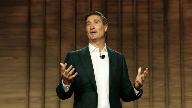108259066 17697091982026 01 29t175216z 1445274856 rc20bjafy1ai rtrmadp 0 starbucks investor day