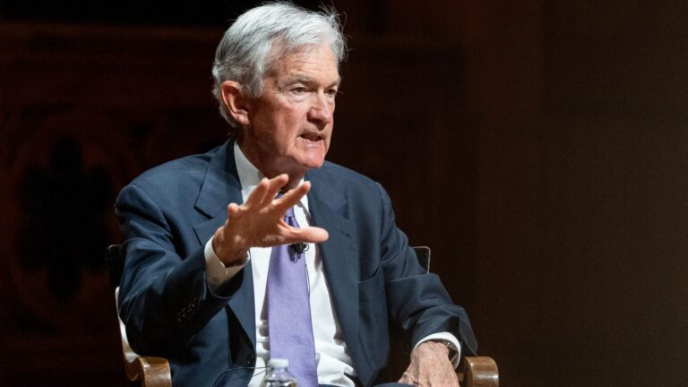 108284897 1774893084831 108284897 1774893021156 gettyimages 2268564099 POWELL HARVARD
