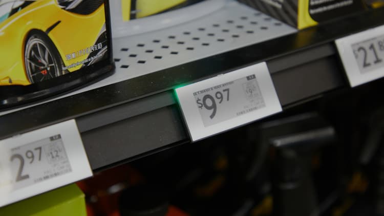 108370490 1790791638412 gettyimages 1966029257 WALMART LIGHTS