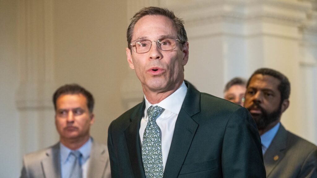 108371155 1790872250651 gettyimages 2229995371 quorum break mlc 1445