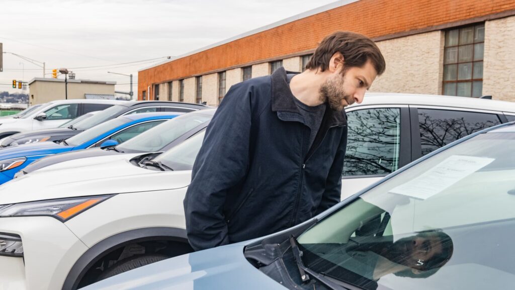 108372017 1790964013505 gettyimages 2257106241 01 14 cardealership 071
