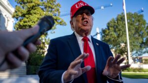 108373667 1791324173258 gettyimages 2298357073 TRUMP ARRIVE WH