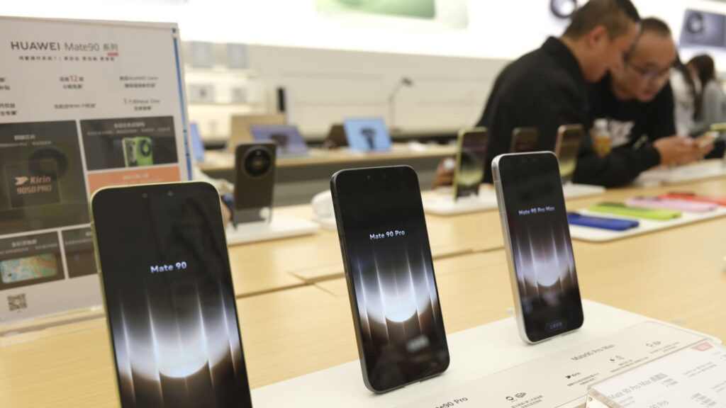 108373724 1791337280533 gettyimages 2298063603 Huawei Mate 90 Smartphone