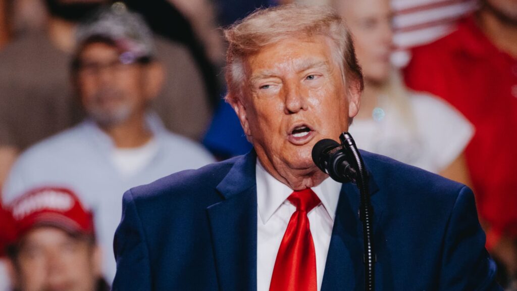 108376463 1791461958286 gettyimages 2298533849 TRUMP TEXAS