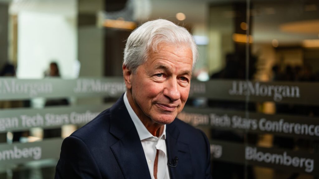 108377040 1791471341500 gettyimages 2298276737 UK JPMORGAN