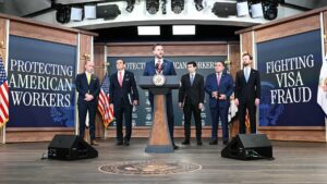 108377276 1791474538741 gettyimages 2298594243 AFP D2MT94L