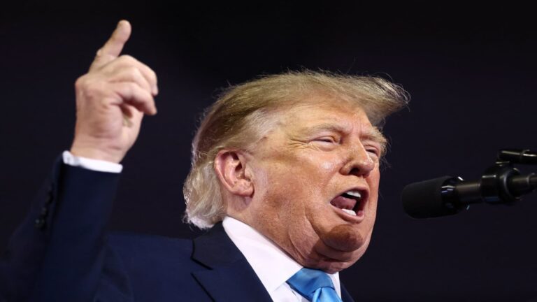 108425576 17922665832026 10 17t193843z 1100159076 rc275oa75ojz rtrmadp 0 usa trump kentucky