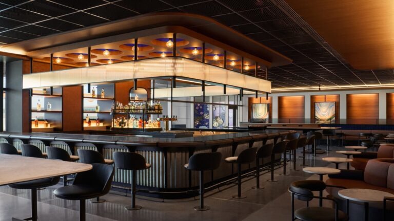 108441536 1792583072881 United Airlines Terminal B North United Club Oct 2026