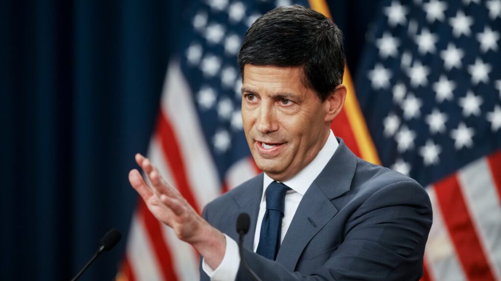 108476253 1793215838020 gettyimages 2301912328 WARSH FOMC