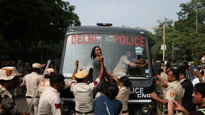 protesters during agitation in delhi against sir