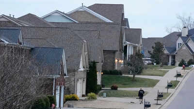 us homebuilder confidence hits 14 year low as costs soar