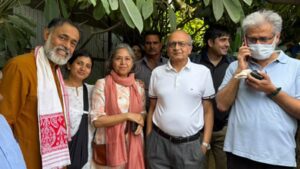 yogendra yadav prashant bhushan hit streets as cjp leaders detained in delhi